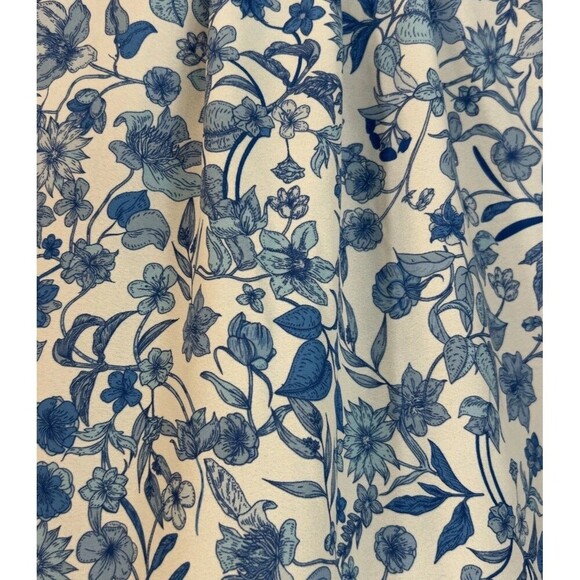 CeCe Blouse Blue and White Floral Ruffle Sleeve Blouse Size Medium (8/10) - Picture 9 of 9